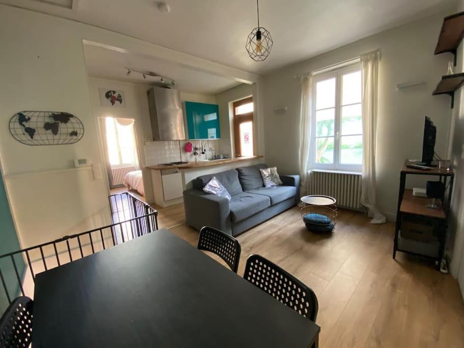 Maison De Dans Le Quartier Dunois Avec Parking Privatif * Orléans